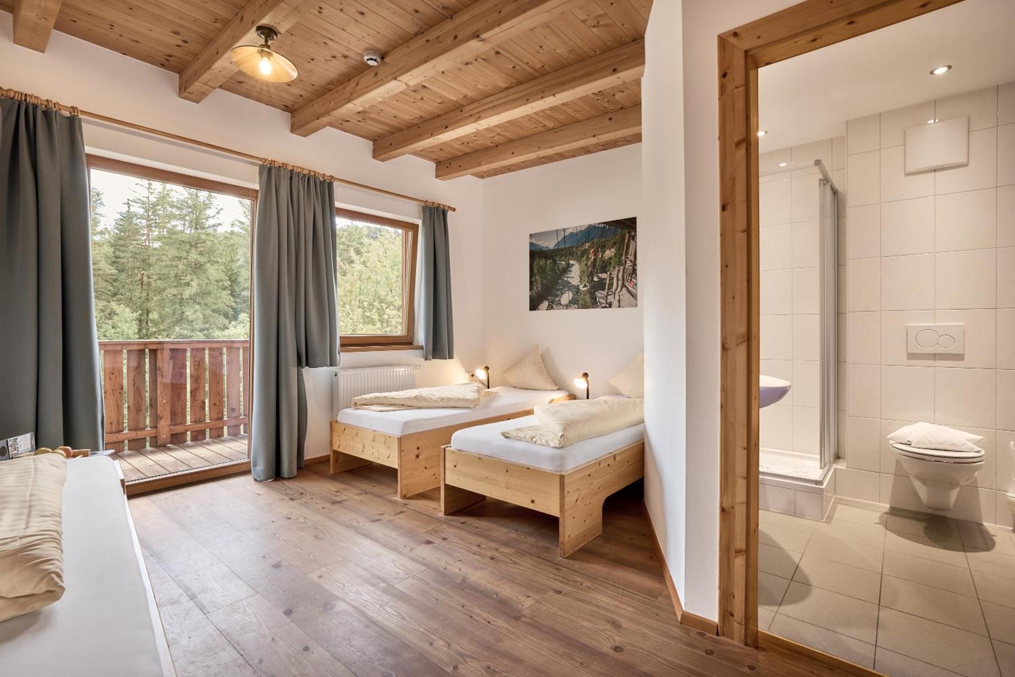 Area 47 - Tirol Hotel เอิทซ์ทาล-บาห์นฮอฟ ภายนอก รูปภาพ