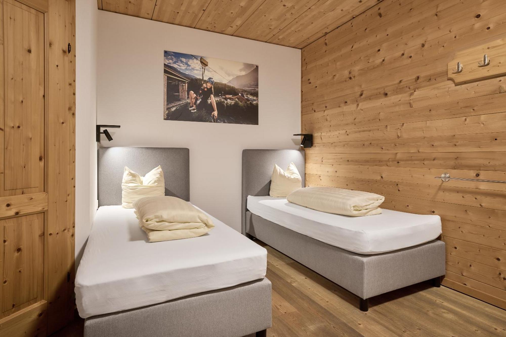 Area 47 - Tirol Hotel เอิทซ์ทาล-บาห์นฮอฟ ภายนอก รูปภาพ