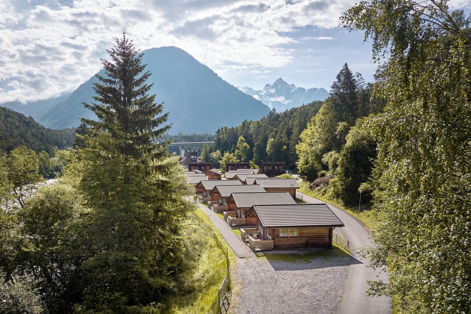Area 47 - Tirol Hotel เอิทซ์ทาล-บาห์นฮอฟ ภายนอก รูปภาพ