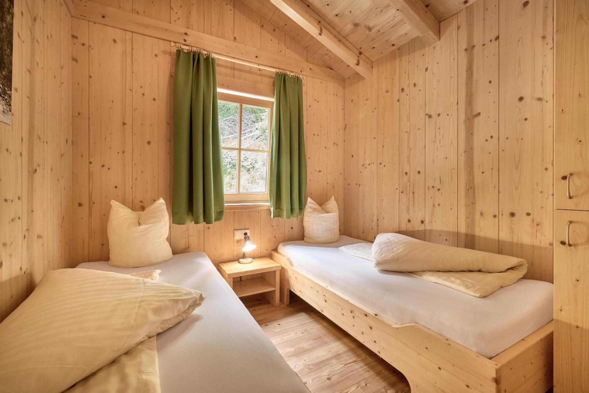 Area 47 - Tirol Hotel เอิทซ์ทาล-บาห์นฮอฟ ภายนอก รูปภาพ
