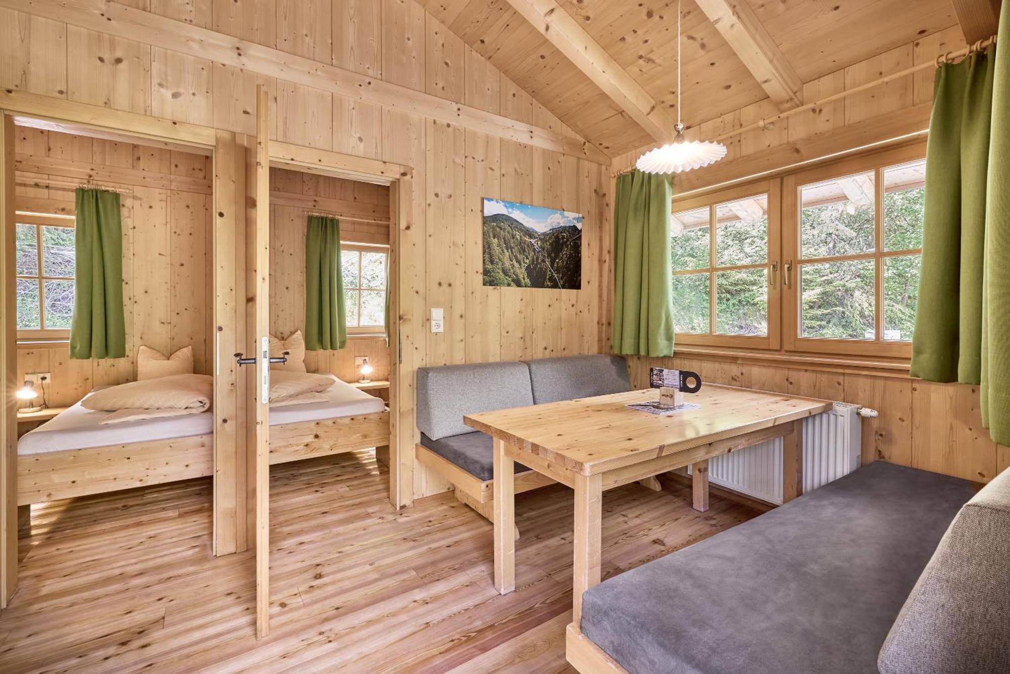 Area 47 - Tirol Hotel เอิทซ์ทาล-บาห์นฮอฟ ภายนอก รูปภาพ