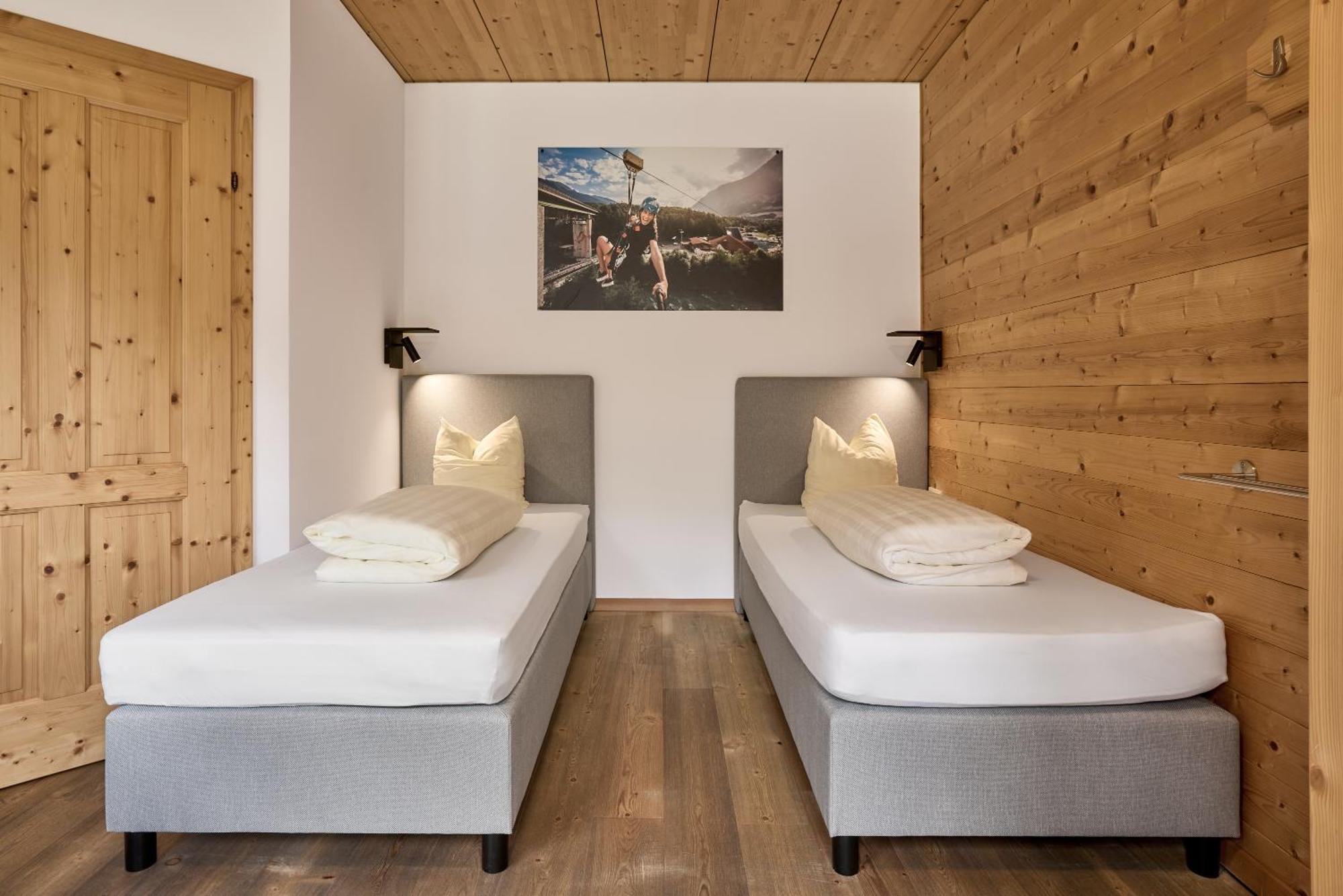 Area 47 - Tirol Hotel เอิทซ์ทาล-บาห์นฮอฟ ภายนอก รูปภาพ