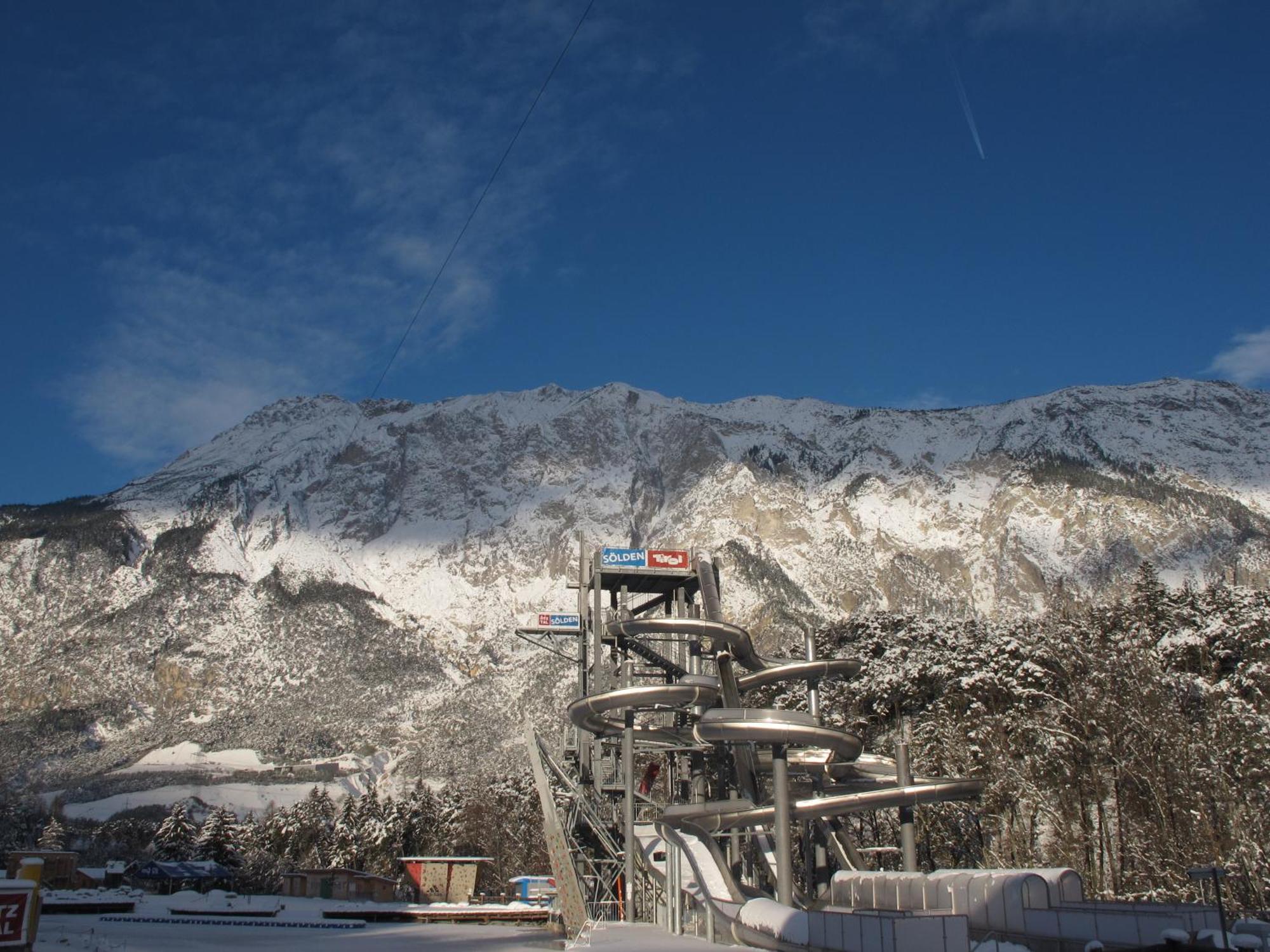 Area 47 - Tirol Hotel เอิทซ์ทาล-บาห์นฮอฟ ภายนอก รูปภาพ